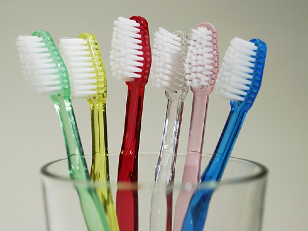 Lo spazzolino da denti – Clinica Dentale AZ